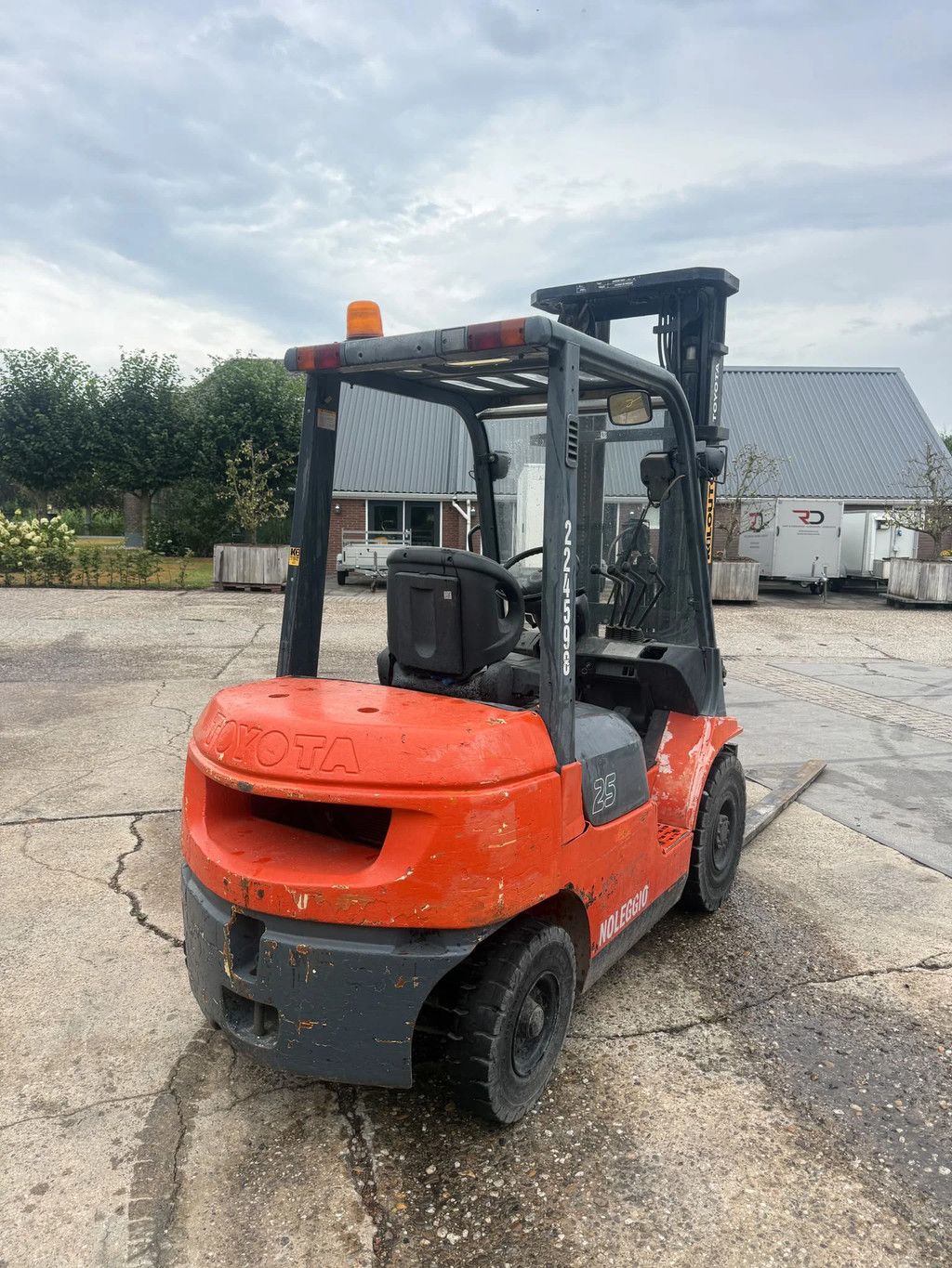 Toyota 7FD25 2500 KG heftruck Diesel Triplo mast Sideshift