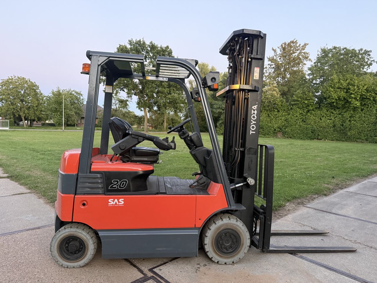 Toyota 2 tonner elektrisch 550cm Sideshift BJ2012 3500uur