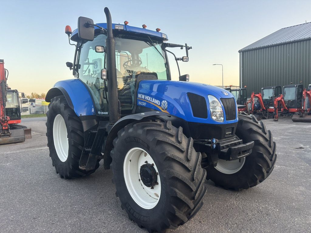 NEW HOLLAND T6030 RC