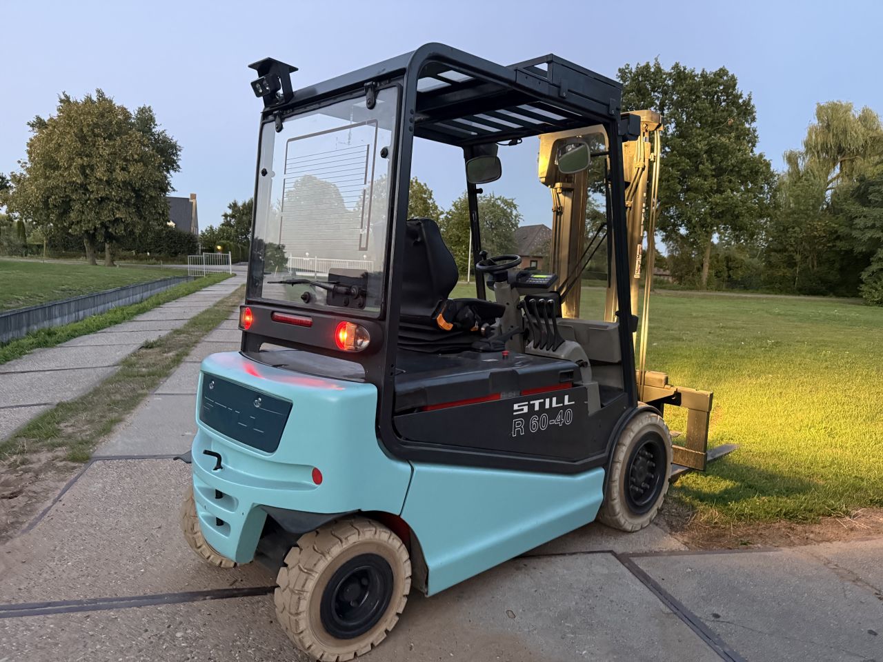 Still 4 tonner elektrische heftruck nieuwe non-marking banden!