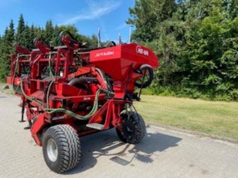 HE-VA GRASS ROLLS 820