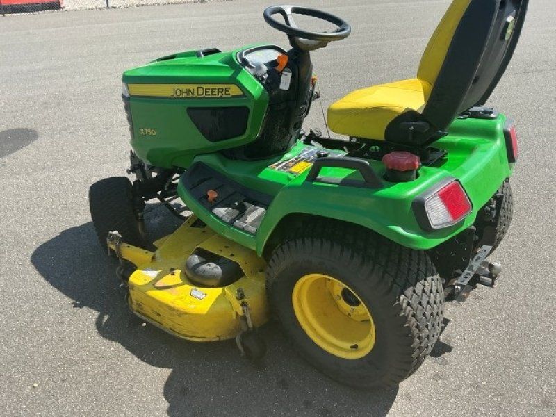 John Deere X750