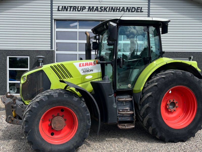 Claas ARION 650 Med frontlift og frontPTO