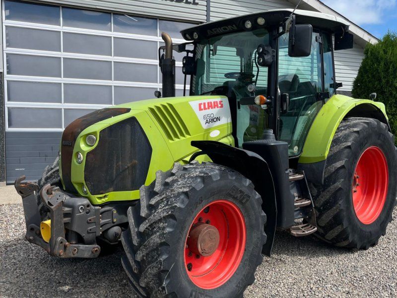 Claas ARION 650 Med frontlift og frontPTO
