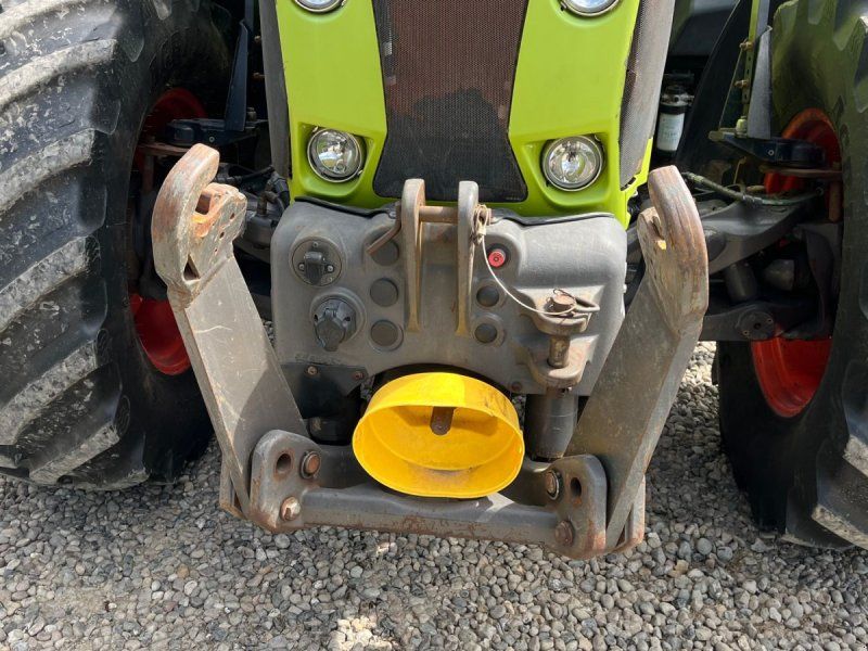 Claas ARION 650 Med frontlift og frontPTO