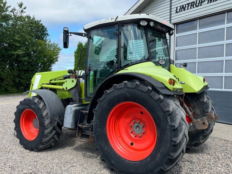 Claas Arion 630 CIS Med frontlæsser og frontlift