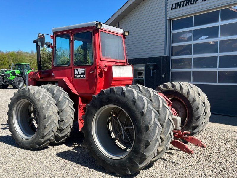 Massey Ferguson 1200 Med tvillinghjul