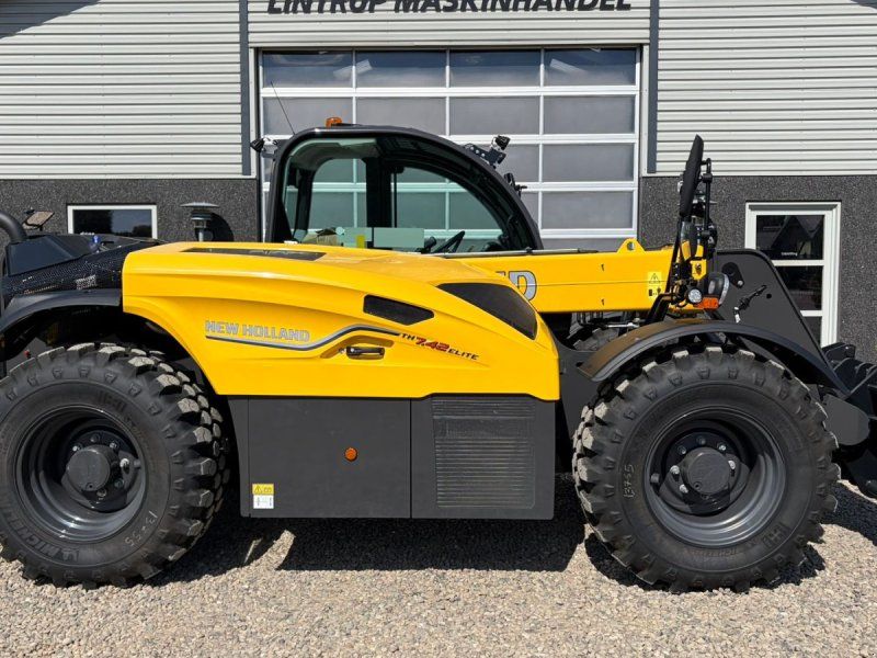 New Holland TH 7.42 Elite Den nye model 145hk med masser af udstyr og 6F-3R