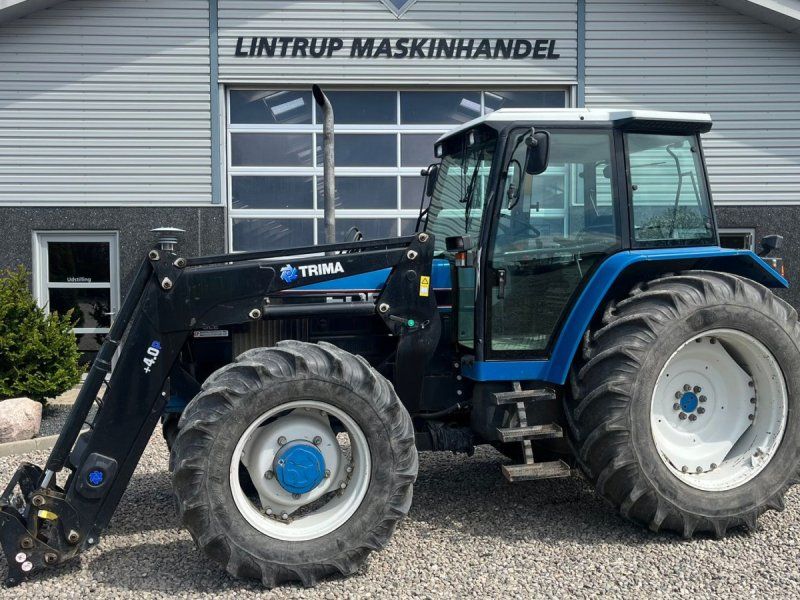 New Holland 8240 SLE med frontlæsser
