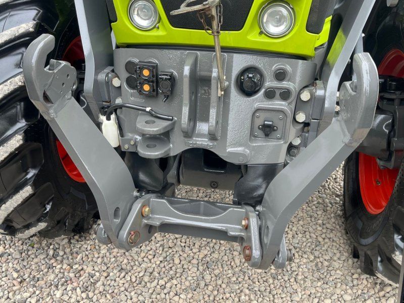 Claas Axion 810 CMATIC Med frontlift og frontlæsser