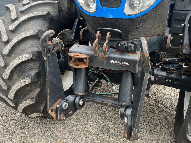 New Holland T7030 SS med frontlift