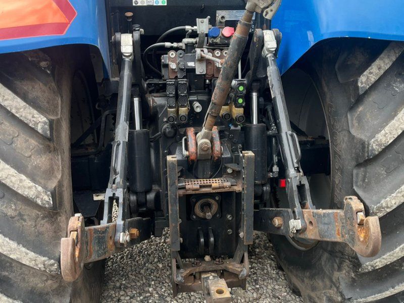 New Holland T7030 SS med frontlift