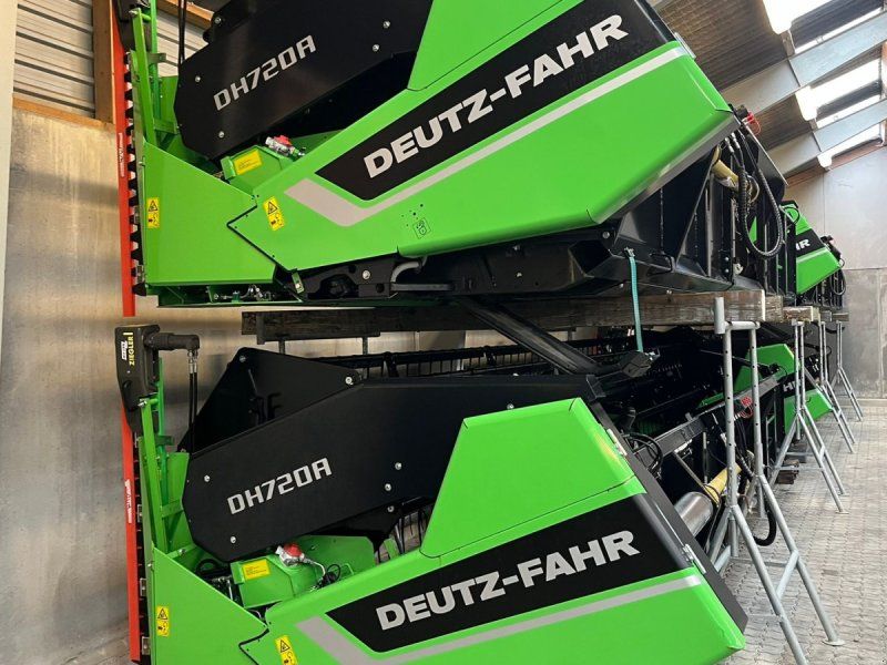 Deutz-Fahr 7206 With 24feed 7.2m header. New and un  together