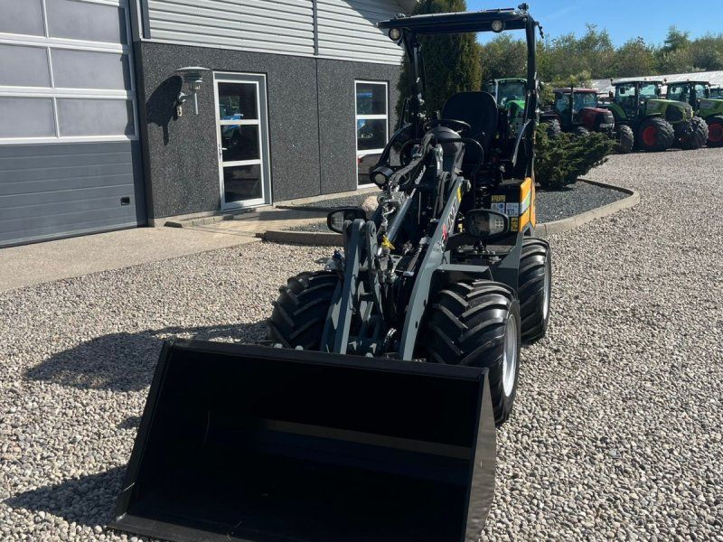 Giant G2200E X-tra E Elektrisk læsser. DEN HAR KUN KØRT DEMO OG ER