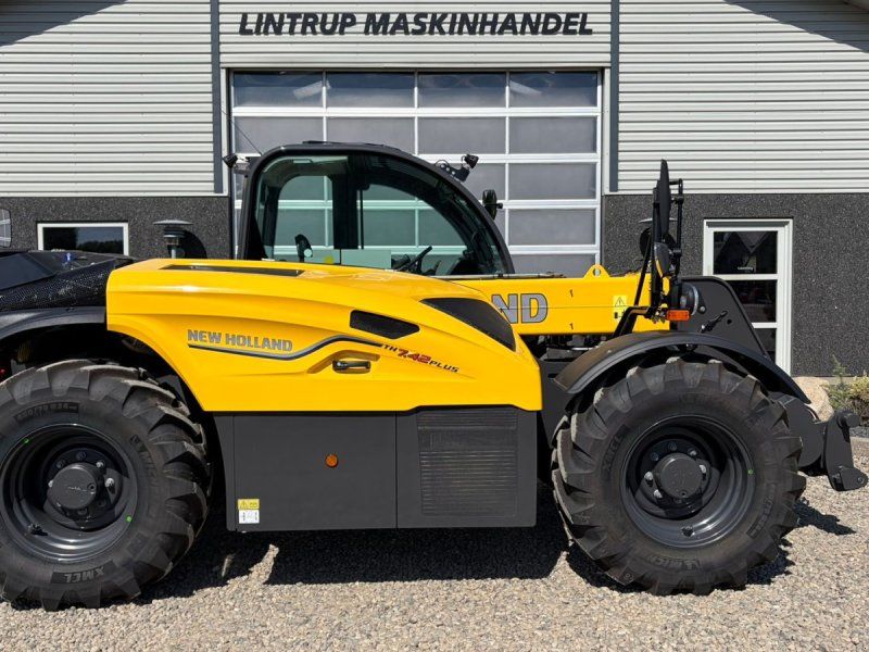 New Holland TH7.42 Plus Den nye model med masser af udstyr og 6F-3R PowerShi