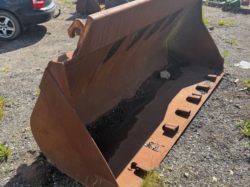 260 cm bred, 75 cm dyb og 100 cm høj VOLVO BM SKIFTE