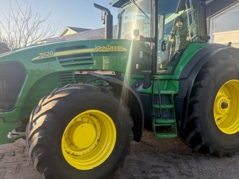 John Deere 7820 Auto Power FRONTLIFT