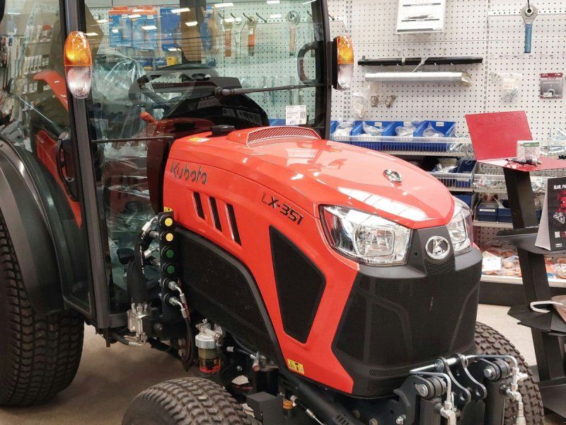 Kubota LX-351