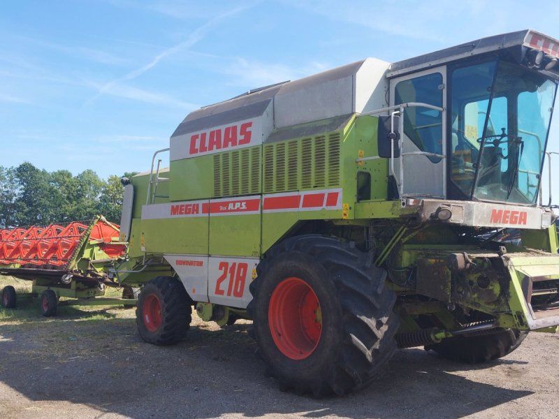 Claas Mega Dominator 218