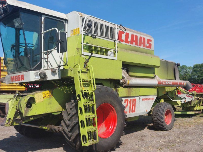 Claas Mega Dominator 218