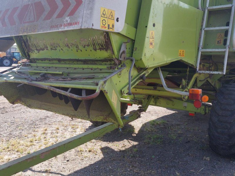 Claas Mega Dominator 218