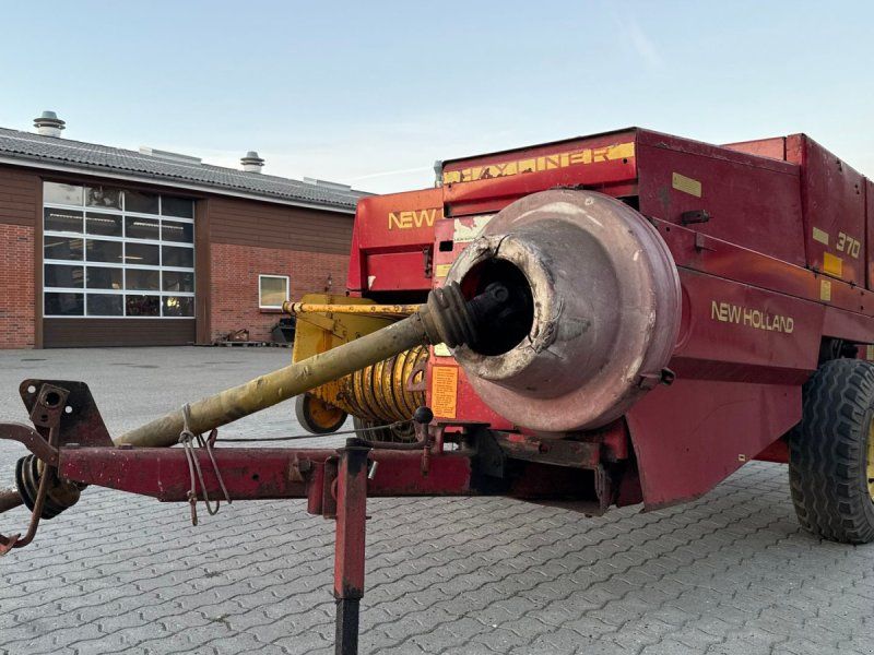 New Holland Hayliner 370