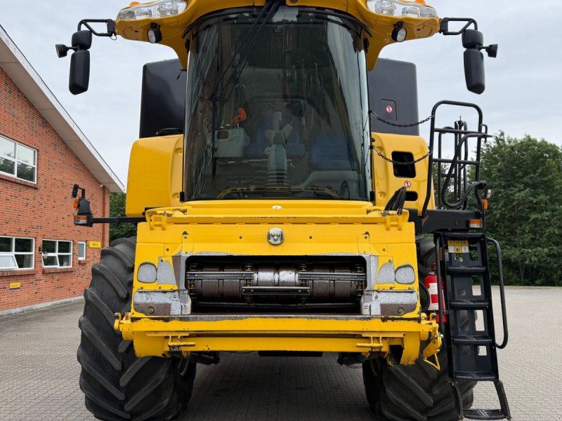 New Holland CR9080 SLH Eleion + 35” VarioFeed HD