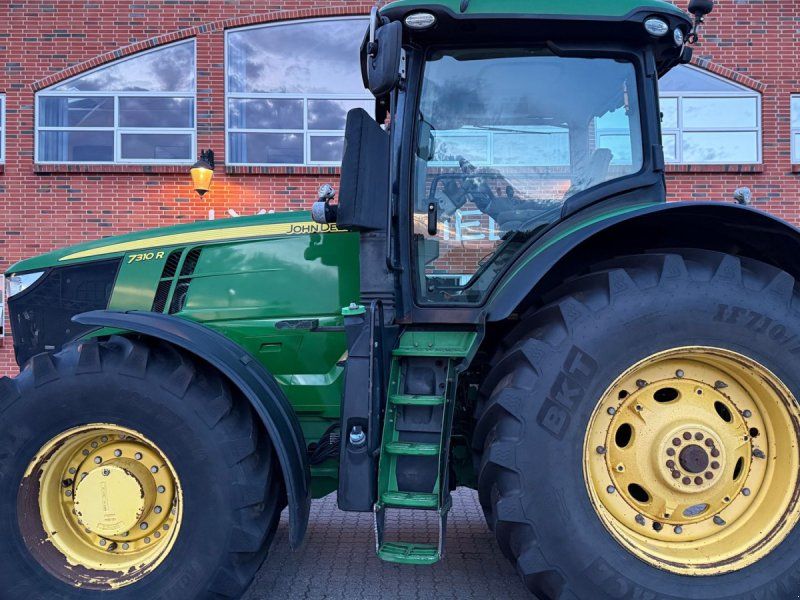 John Deere 7310R