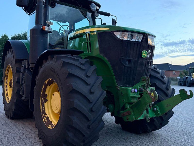 John Deere 7310R