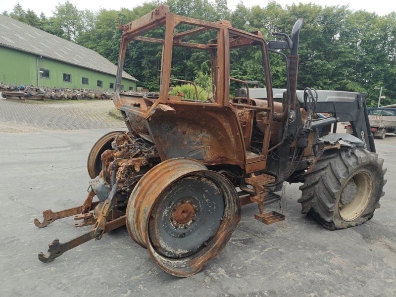 New Holland 8560