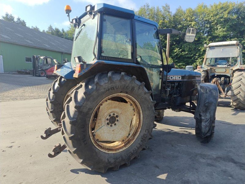 New Holland 7840