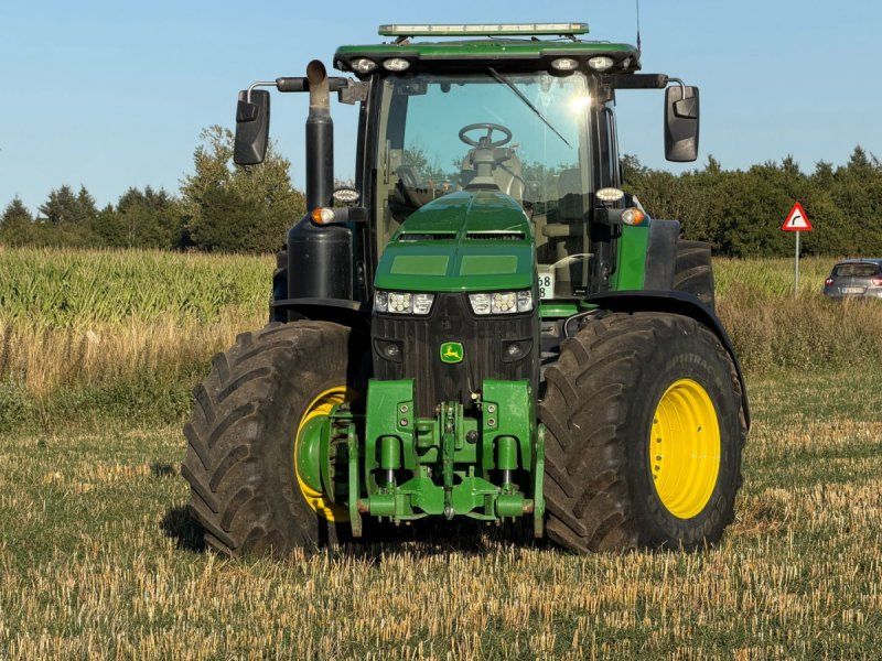 John Deere 8310R