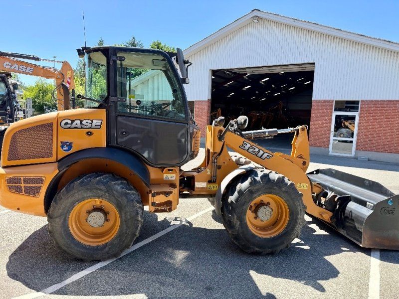 Case IH 321F
