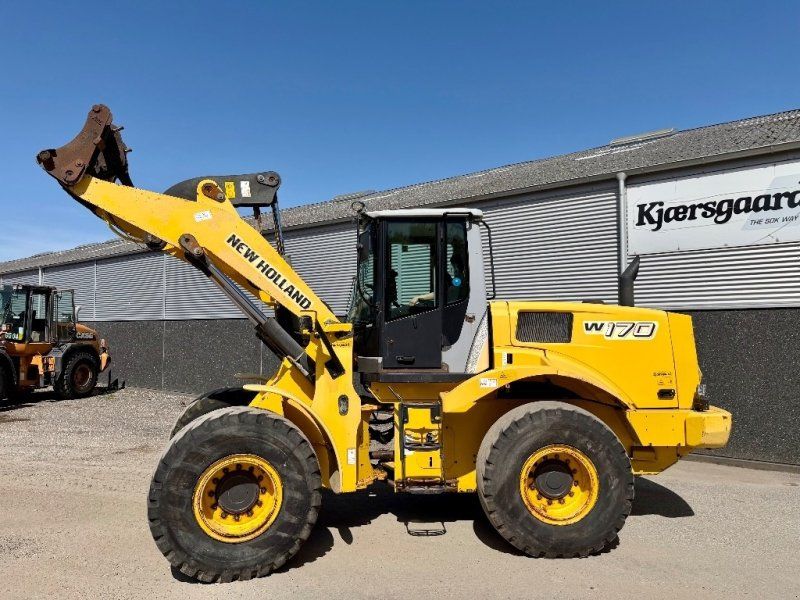New Holland W 170