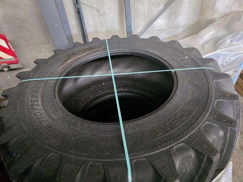 Ceat VF 710/75R42