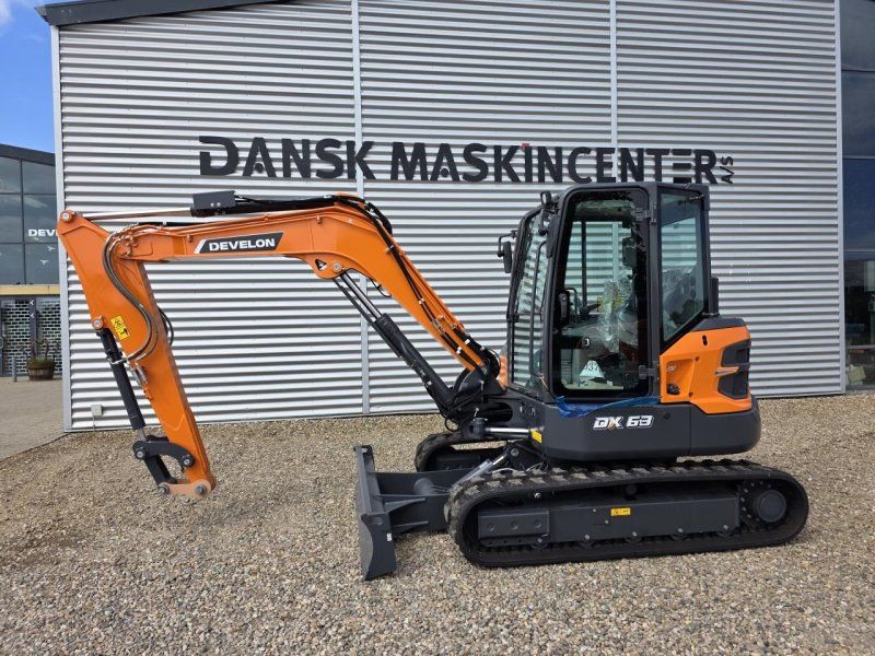 Develon DX63-7