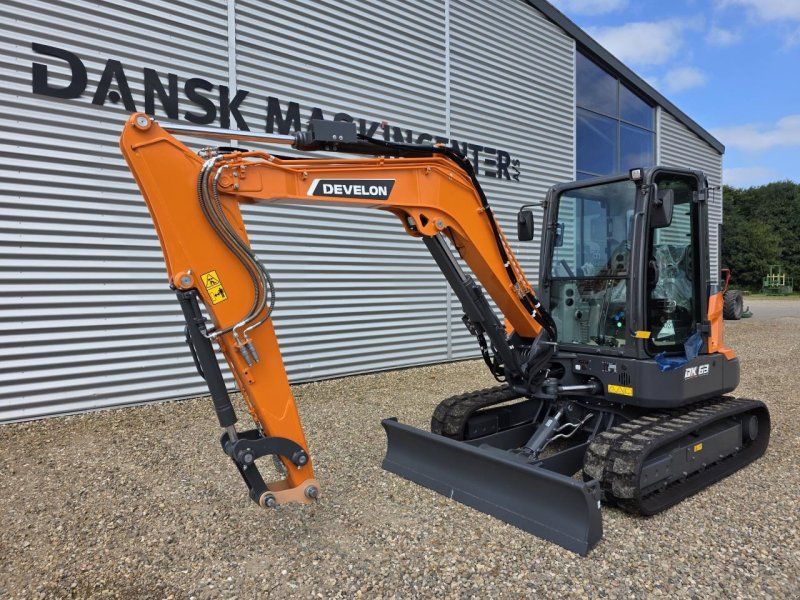 Develon DX63-7