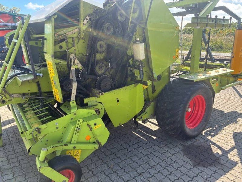 Claas Rollant 255 RC Uniwrap