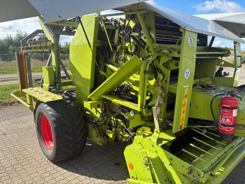 Claas Rollant 255 RC Uniwrap