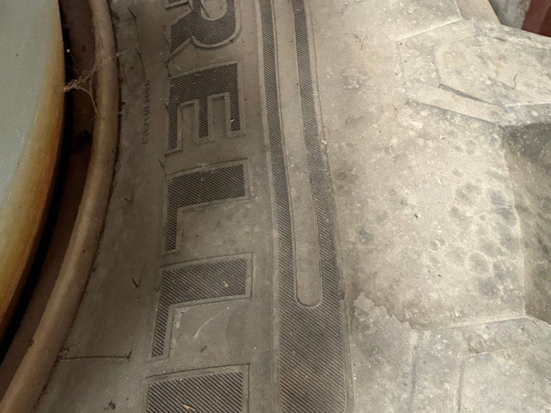 Pirelli 650/65-42