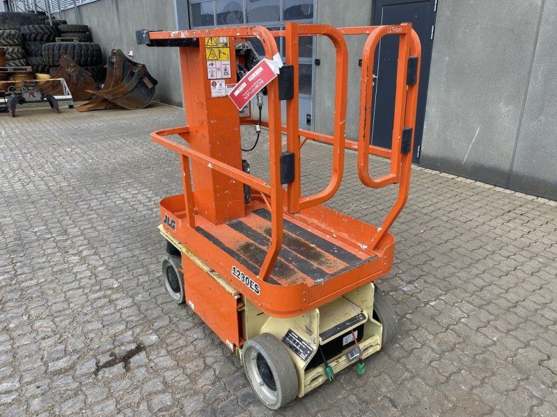 JLG 1230ES