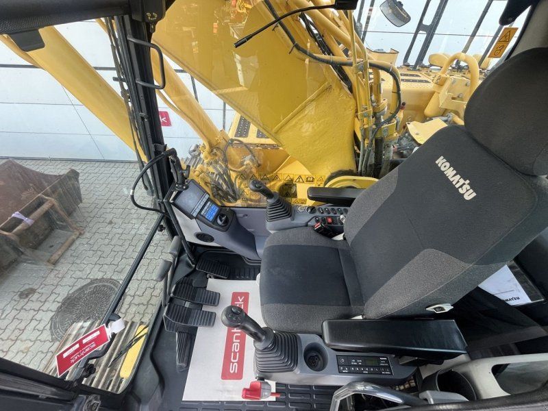 Komatsu HB365LC-3