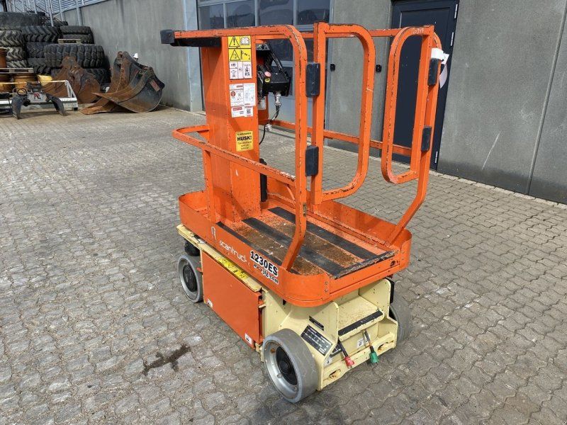 JLG 1230ES