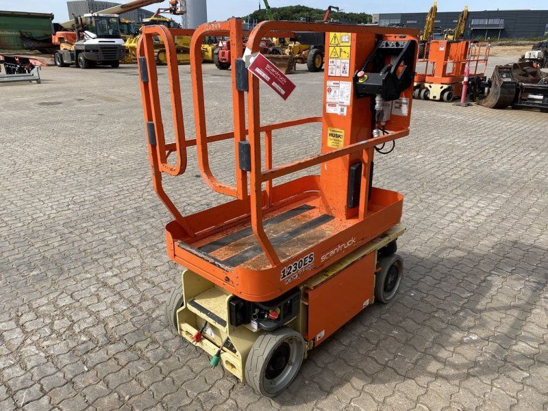 JLG 1230ES