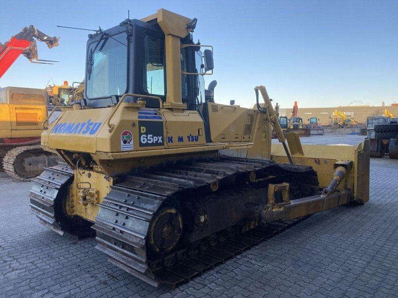 Komatsu D65PX-15