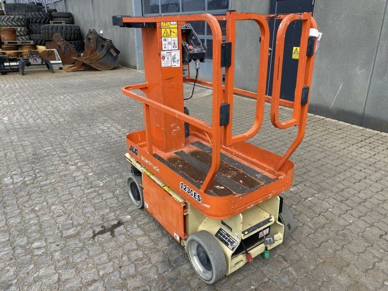 JLG 1230ES
