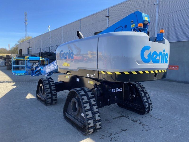 Genie S-65 TRAX