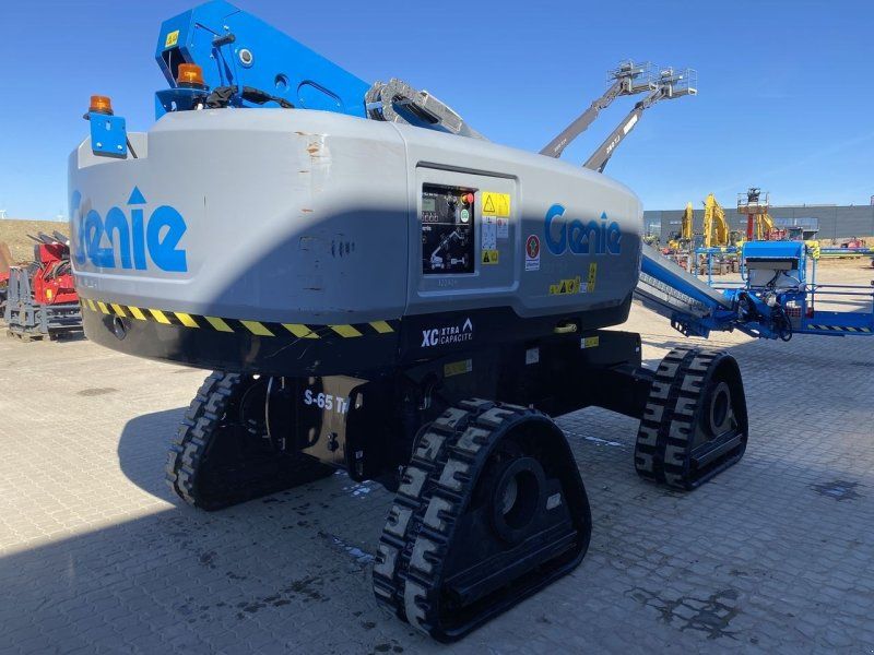 Genie S-65 TRAX