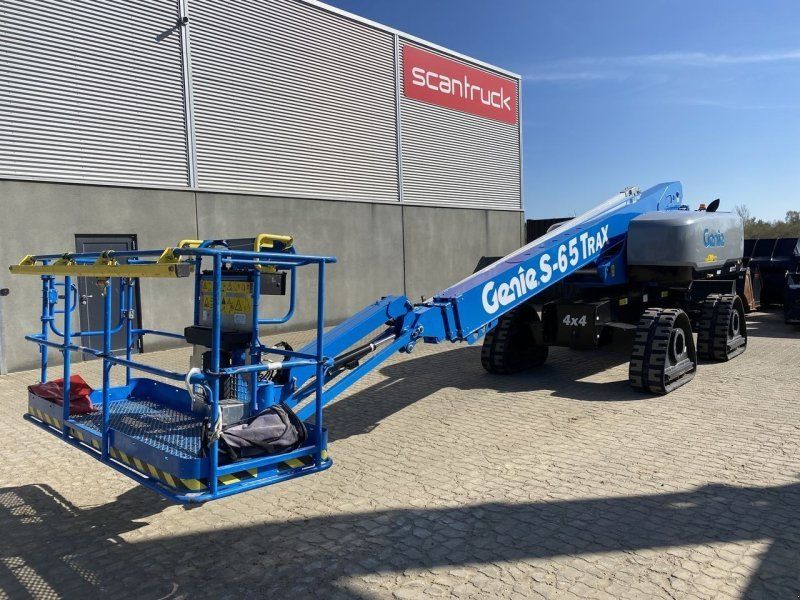 Genie S-65 TRAX