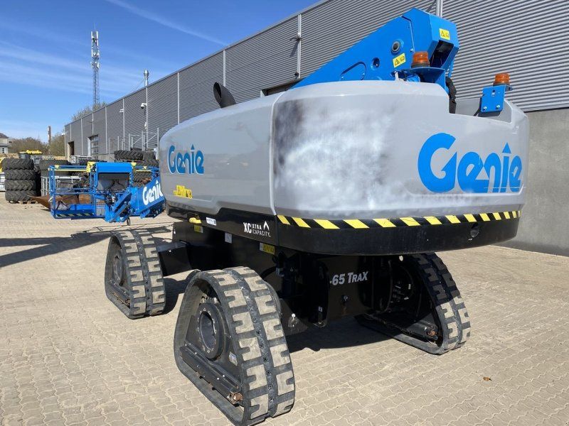 Genie S-65 TRAX